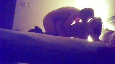 యువ అమ్మాయి ధైర్యంగా శృంగారమైన సెక్స్ సెక్స్ వీడియోస్ తెలుగు ముసుగు గ్యాంగ్స్టర్స్ ద్వారా ఇబ్బంది పెట్టాడు