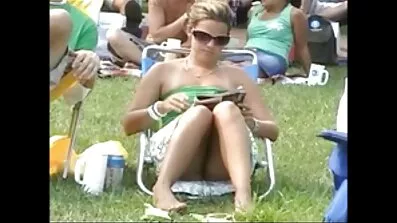 ఆమె తన ప్రియమైన కోసం ఒక ఆశ్చర్యం ఏర్పాటు మరియు క్రిస్మస్ చెట్టు సమీపంలో తన ఆత్మవిశ్వాసం ఆమె తెలుగు సెక్స్ తెలుగు సెక్స్ సెక్స్ పూకు తో కూర్చుని