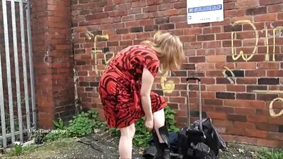 పూల్ ద్వారా, మిలాహా ఒక కార్క్ సెక్స్ సెక్స్ తెలుగు తో ఆమె గాడిద పూకు పెదవులు వేళ్లు తో